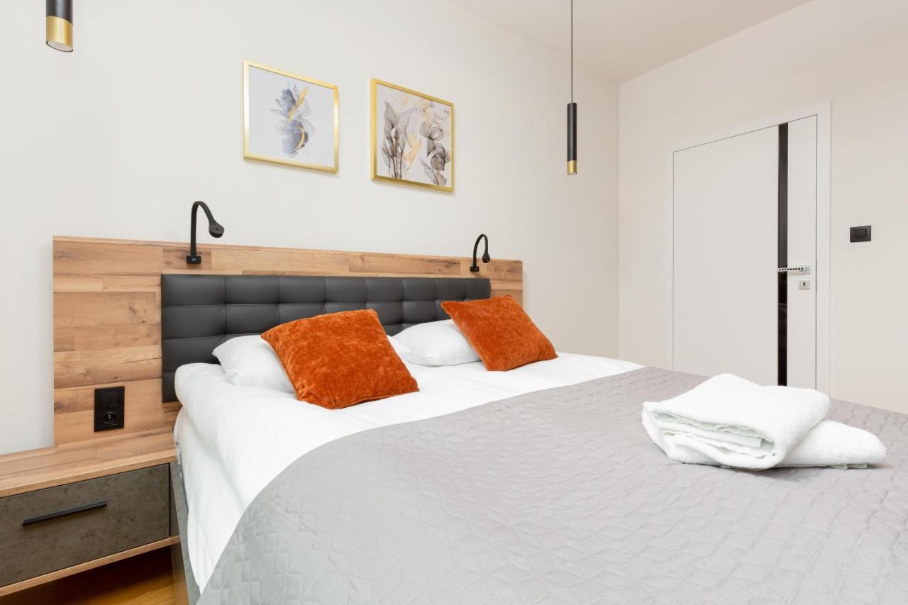 Park Arkadia Apartment With Parking Mokotow By Noclegi Renters Varşovia Exterior foto